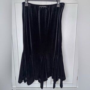 JBS Ltd Black Velvet Handkerchief Hem Skirt Size 10 Witchy Goth Whimsigoth Y2K